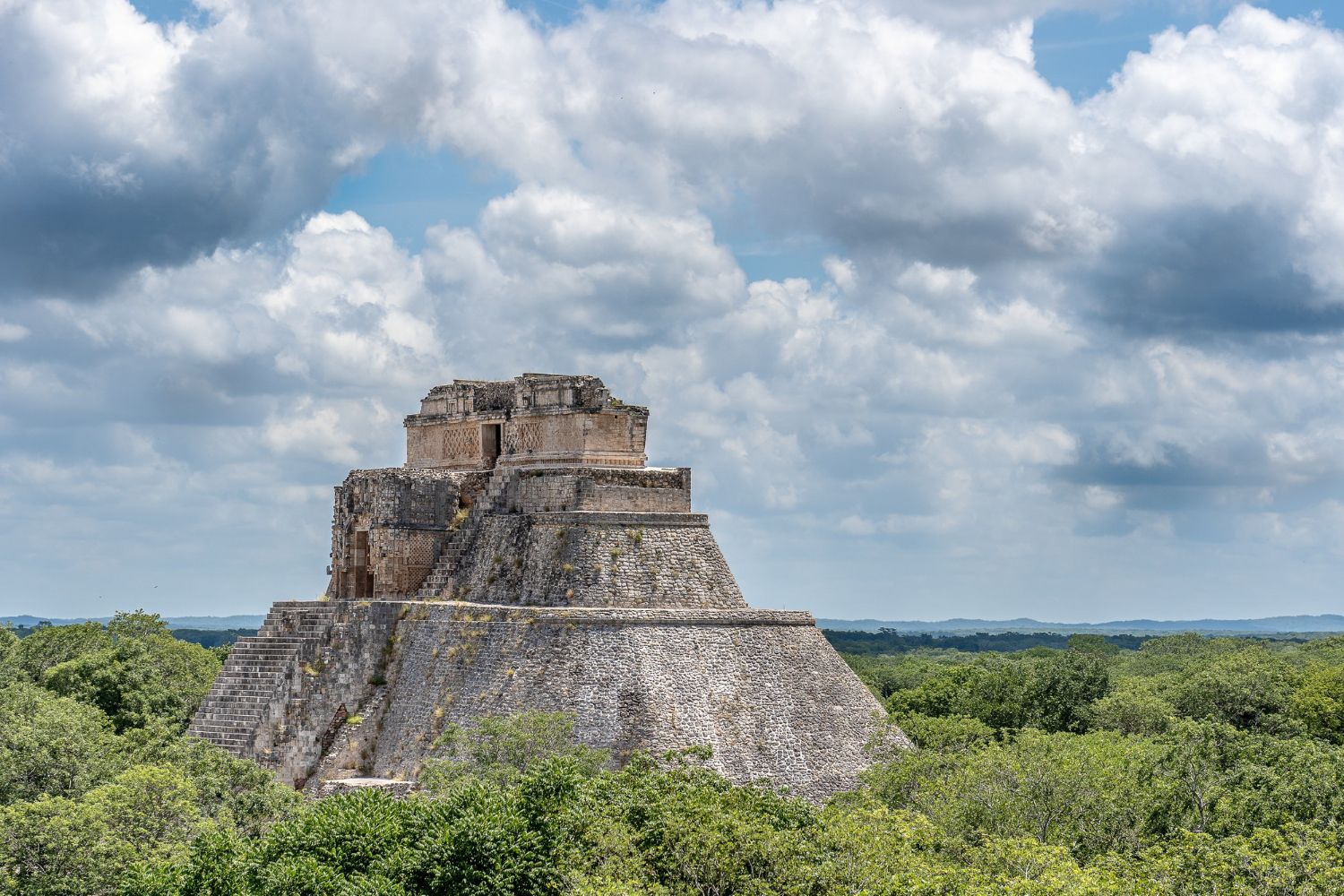 disparo-gran-angular-piramide-mago-mexico.jpg